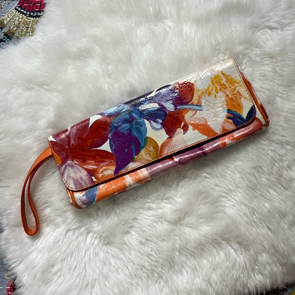 Italian leather/ Fun Floral Multicolor Clutch Bag EUC ❤️